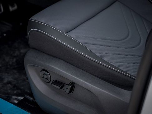 New 2026 Volkswagen Tiguan SE R-Line image 22