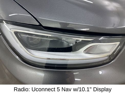 Used 2022 Chrysler Pacifica Limited FWD image 16