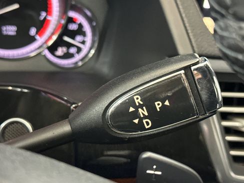 Used 2011 Mercedes-Benz E 550 Sedan w/ Premium 2 Pkg image 18