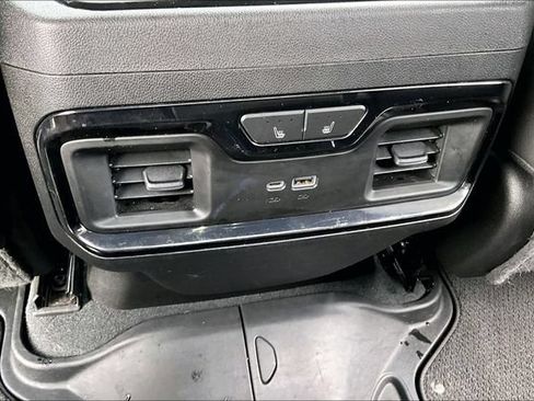 Used 2022 GMC Sierra 1500 AT4 w/ Technology Package AWD/4WD image 11