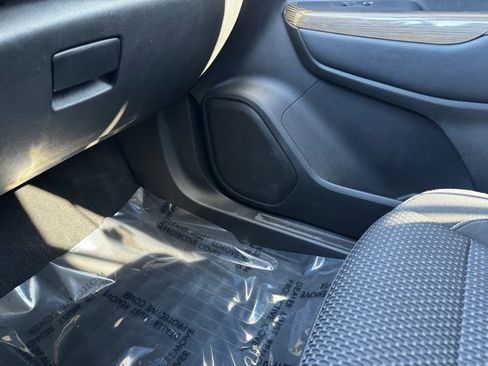 Used 2021 GMC Acadia SLE w/ Driver Convenience Package image 21