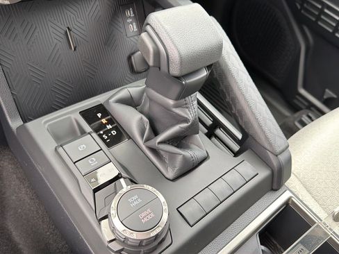 New 2026 Toyota 4Runner SR5 AWD/4WD image 27