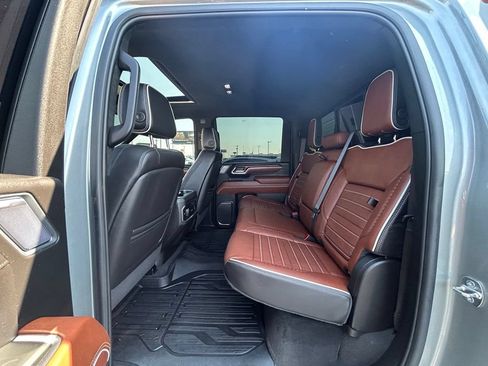 Used 2024 GMC Sierra 2500 Denali Ultimate w/ Max Trailering Package AWD/4WD image 8