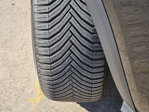 Used 2025 Mercedes-Benz GLE 350 4MATIC image 13