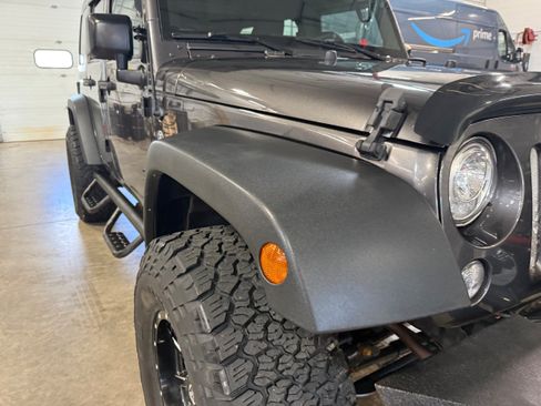 Used 2017 Jeep Wrangler Unlimited Sport w/ Quick Order Package 24S AWD/4WD image 3