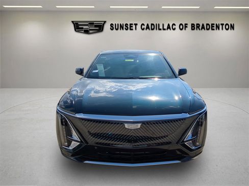 New 2026 Cadillac Lyriq Luxury image 2