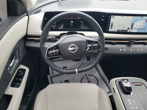 Used 2023 Nissan Ariya FWD image 17