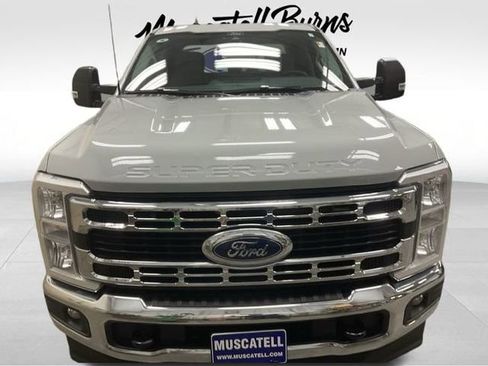 Used 2025 Ford F250 XLT image 2