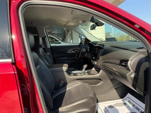 Used 2021 Chevrolet Traverse Premier w/ LPO, Floor Liner Package AWD/4WD image 17