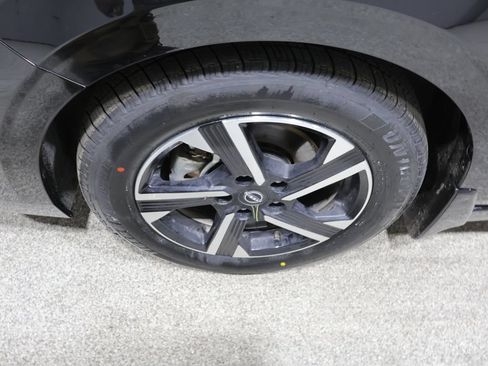Used 2025 Nissan Sentra SV w/ All-Weather Package FWD image 9