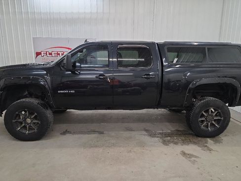 Used 2013 Chevrolet Silverado 2500 LTZ w/ LTZ Plus Package image 9