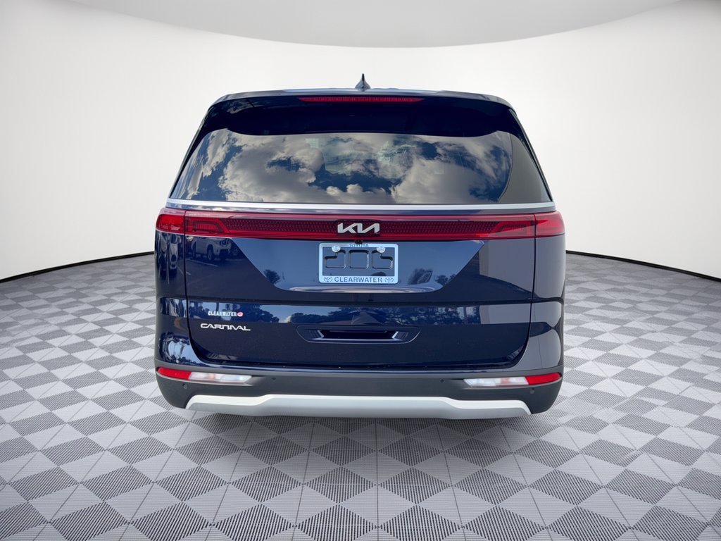 Used 2024 Kia Carnival LX FWD image 11