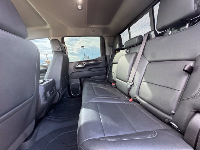 Used 2023 Chevrolet Silverado 1500 RST w/ Redline Edition AWD/4WD image 18