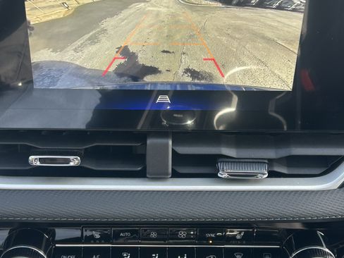 New 2026 Chevrolet Equinox LT w/ Convenience Package II image 5