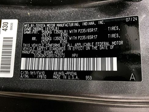 Certified 2024 Toyota Sienna LE image 32