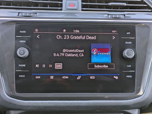 Used 2021 Volkswagen Tiguan SE image 12