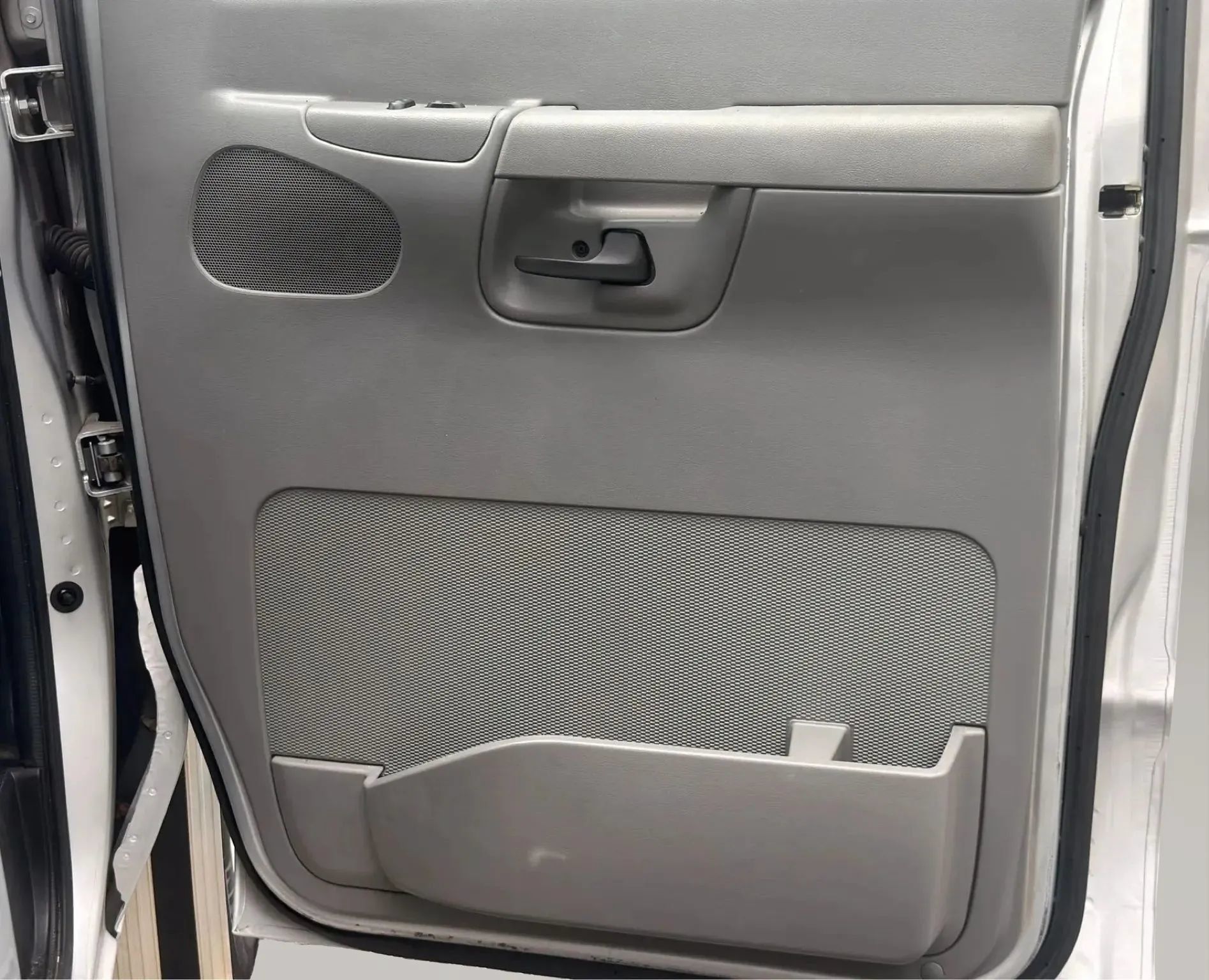 Used 2008 Ford E-350 and Econoline 350 XLT RWD image 37