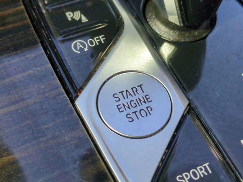 Used 2020 BMW X7 xDrive40i w/ Cold Weather Package image 29