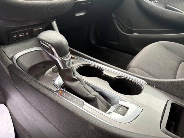 Used 2023 Chevrolet Malibu LT FWD image 21