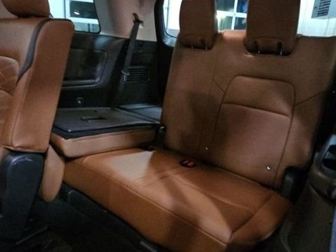 Used 2023 Nissan Pathfinder Platinum w/ Cargo Package AWD/4WD image 35