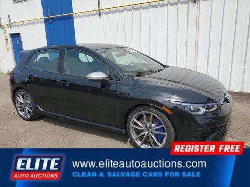Used 2024 Volkswagen Golf R image 7
