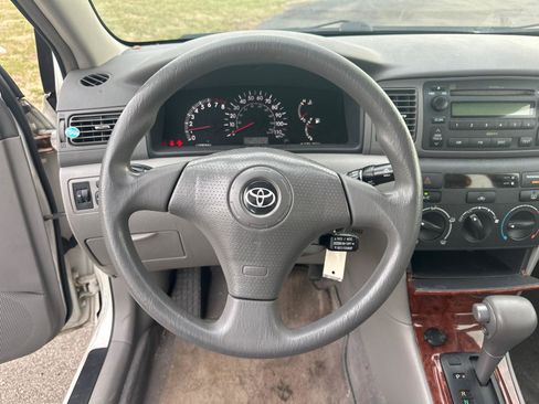 Used 2005 Toyota Corolla LE image 14