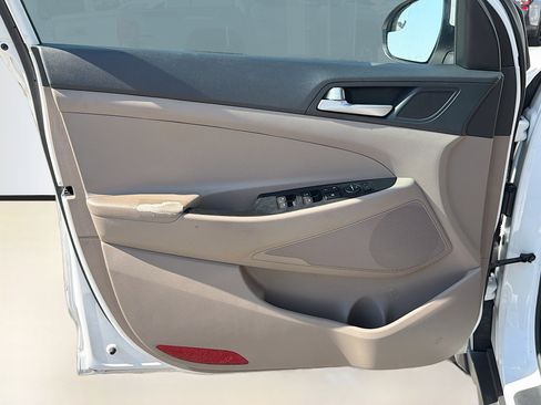 Used 2019 Hyundai Tucson SE image 19