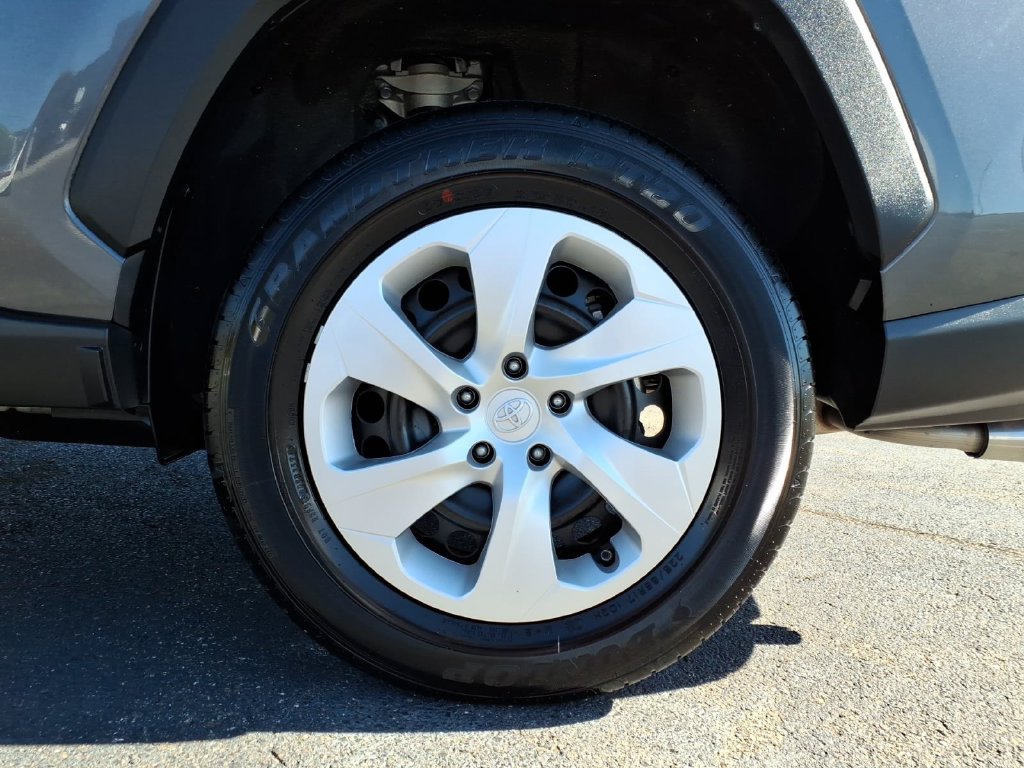 Certified 2025 Toyota RAV4 LE FWD image 19