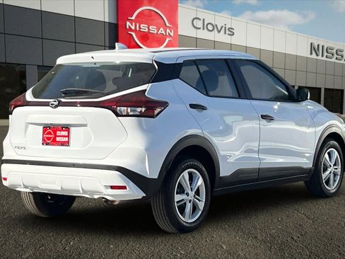 New 2025 Nissan Kicks Play S image 3