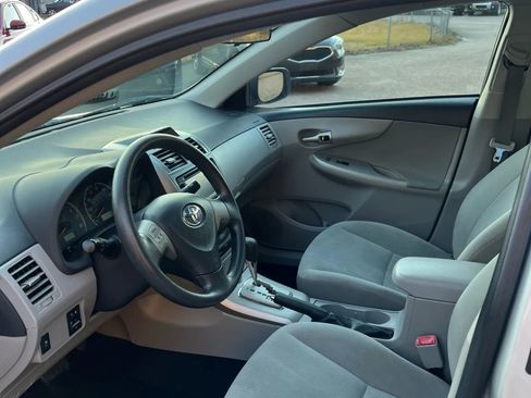 Used 2013 Toyota Corolla LE Special Edition image 9