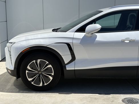 Used 2024 Chevrolet Blazer EV LT AWD/4WD image 5