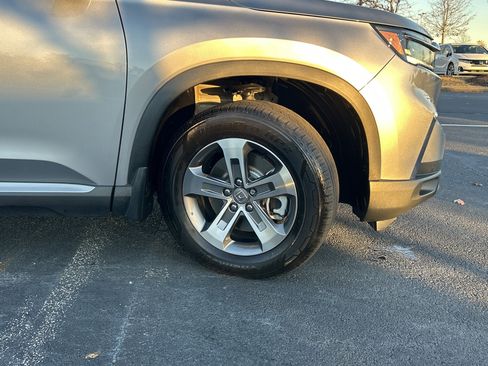 Certified 2024 Honda Pilot EX-L image 33