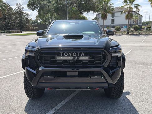 Used 2025 Toyota Tacoma TRD Pro AWD/4WD image 9