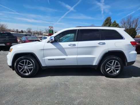 Used 2018 Jeep Grand Cherokee Limited image 4