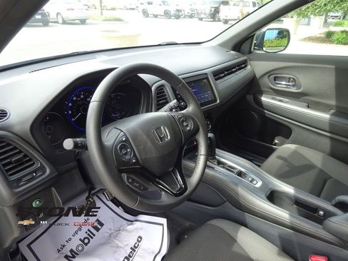 Used 2021 Honda HR-V Sport image 12