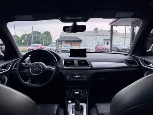 Used 2018 Audi Q3 2.0T Premium w/ Convenience Package FWD image 11