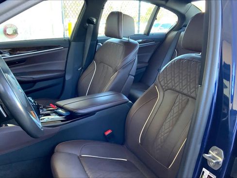 Used 2020 BMW M550i xDrive w/ Dynamic Handling Package image 8