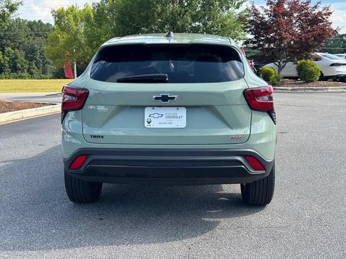 Used 2024 Chevrolet Trax RS w/ Driver Confidence Package FWD image 4