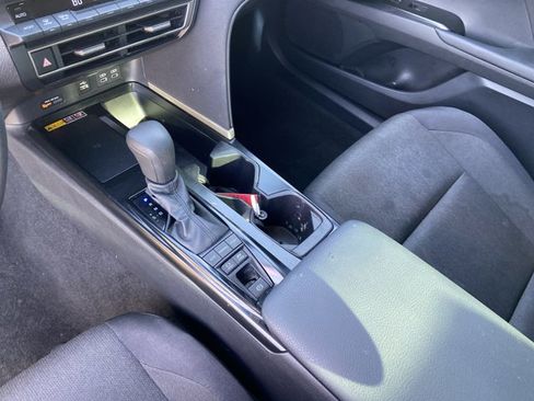 Used 2025 Toyota Camry LE image 23