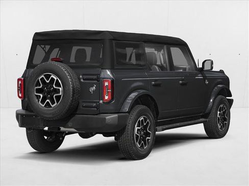New 2026 Ford Bronco Outer Banks w/ Sasquatch Package image 2