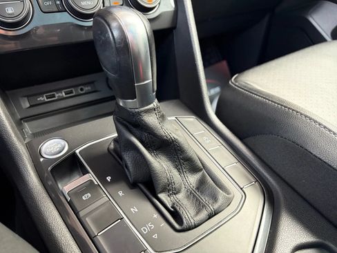 Used 2019 Volkswagen Tiguan SE w/ Panoramic Sunroof Package AWD/4WD image 29