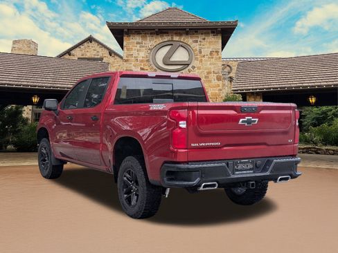 Used 2026 Chevrolet Silverado 1500 LT Trail Boss w/ LT Trail Boss Premium Package AWD/4WD image 3