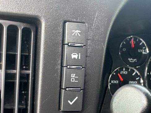 Used 2023 GMC Savana 2500 w/ Driver Convenience Package image 30