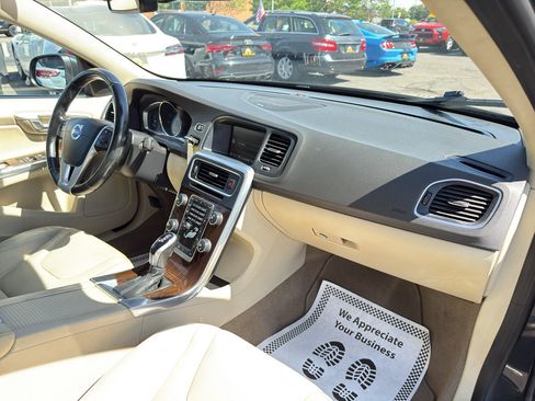 Used 2015 Volvo S60 T5 Platinum FWD image 19