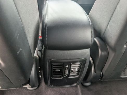 Used 2018 Jeep Grand Cherokee Laredo AWD/4WD image 18