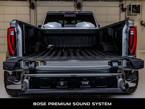 Used 2024 GMC Sierra 3500 Denali Ultimate AWD/4WD image 9