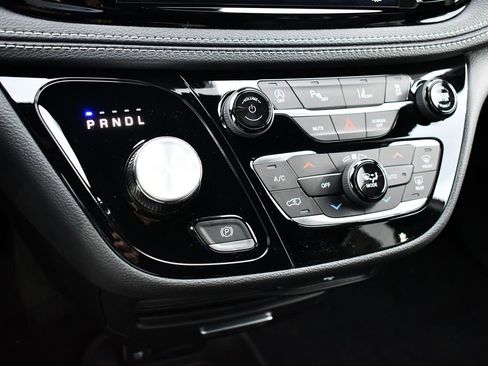 New 2026 Chrysler Pacifica Select FWD image 17