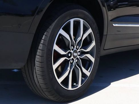 Used 2023 Cadillac XT5 Sportv w/ Platinum Package AWD/4WD image 12