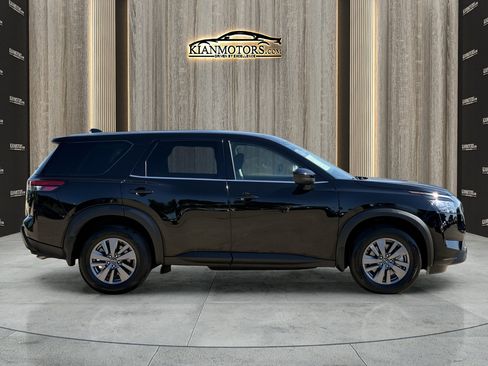 Used 2025 Nissan Pathfinder S FWD image 10