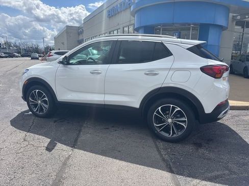 Used 2023 Buick Encore GX Select FWD image 2